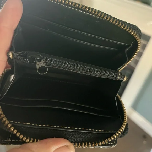 Dooney & Bourke Vintage Signature Logo Zip around wallet - Picture 7 of 16